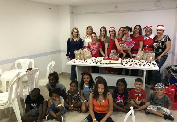 Natal das Crianças HHA no Shopping Praça