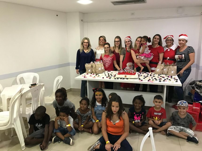 Natal das Crianças HHA no Shopping Praça