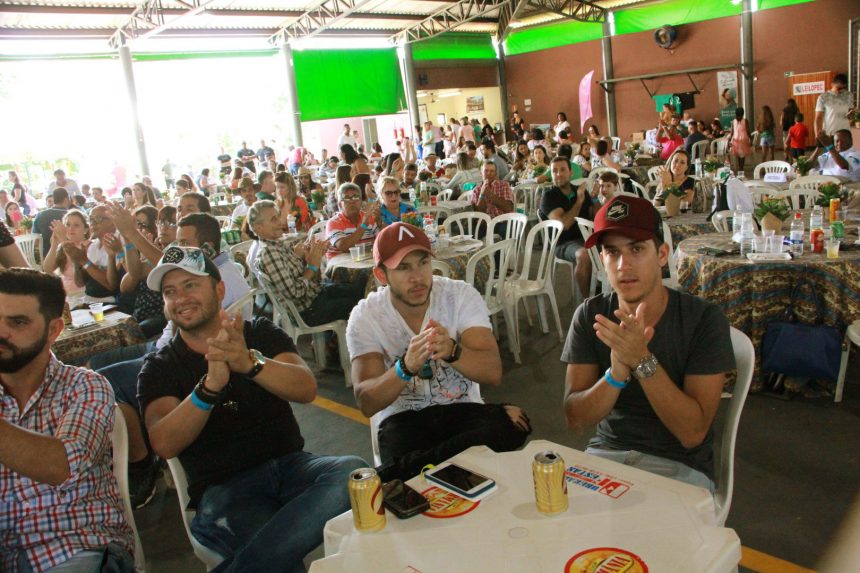 QUEIMA DO ALHO Sucesso de Público e de Comitivas