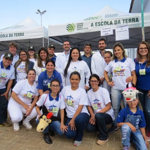 Perdizes Recebe Hélio Angotti em Família na Praça