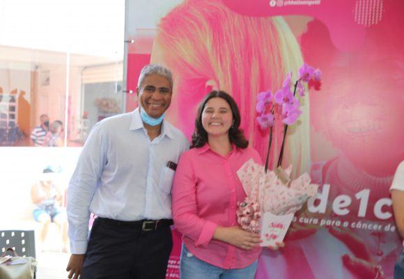 HÉLIO ANGOTTI ABRE PROGRAMAÇÃO DO OUTUBRO ROSA COM PRESENÇA DE ESCRITORA