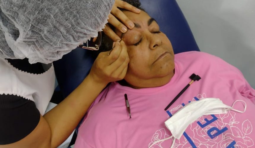CUIDANDO DE QUEM CUIDA: COLABORADORAS RECEBEM SERVIÇOS DE BELEZA NO HHA