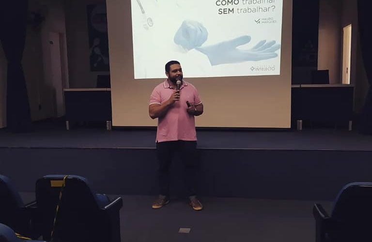 PALESTRA ABRE A SEMANA DO TRABALHADOR NO HHA PALESTRA ABRE A SEMANA DO TRABALHADOR NO HHA
