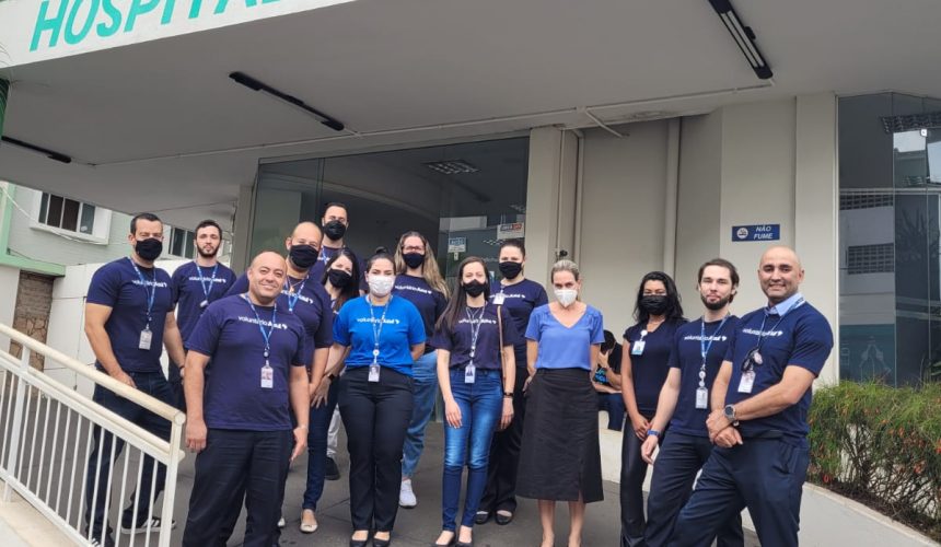 VOLUNTÁRIOS DA AZUL LINHAS AÉREAS ENTREGAM DOAÇÃO NO HÉLIO ANGOTTI VOLUNTÁRIOS DA AZUL LINHAS AÉREAS ENTREGAM DOAÇÃO NO HÉLIO ANGOTTI