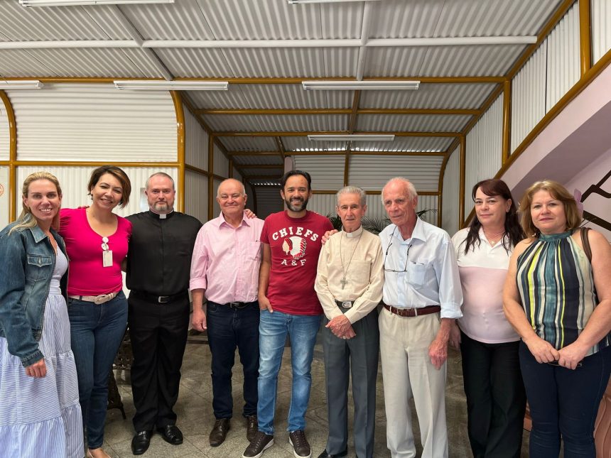 VISITA PASTORAL TRAZ ARCEBISPO AO HOSPITAL